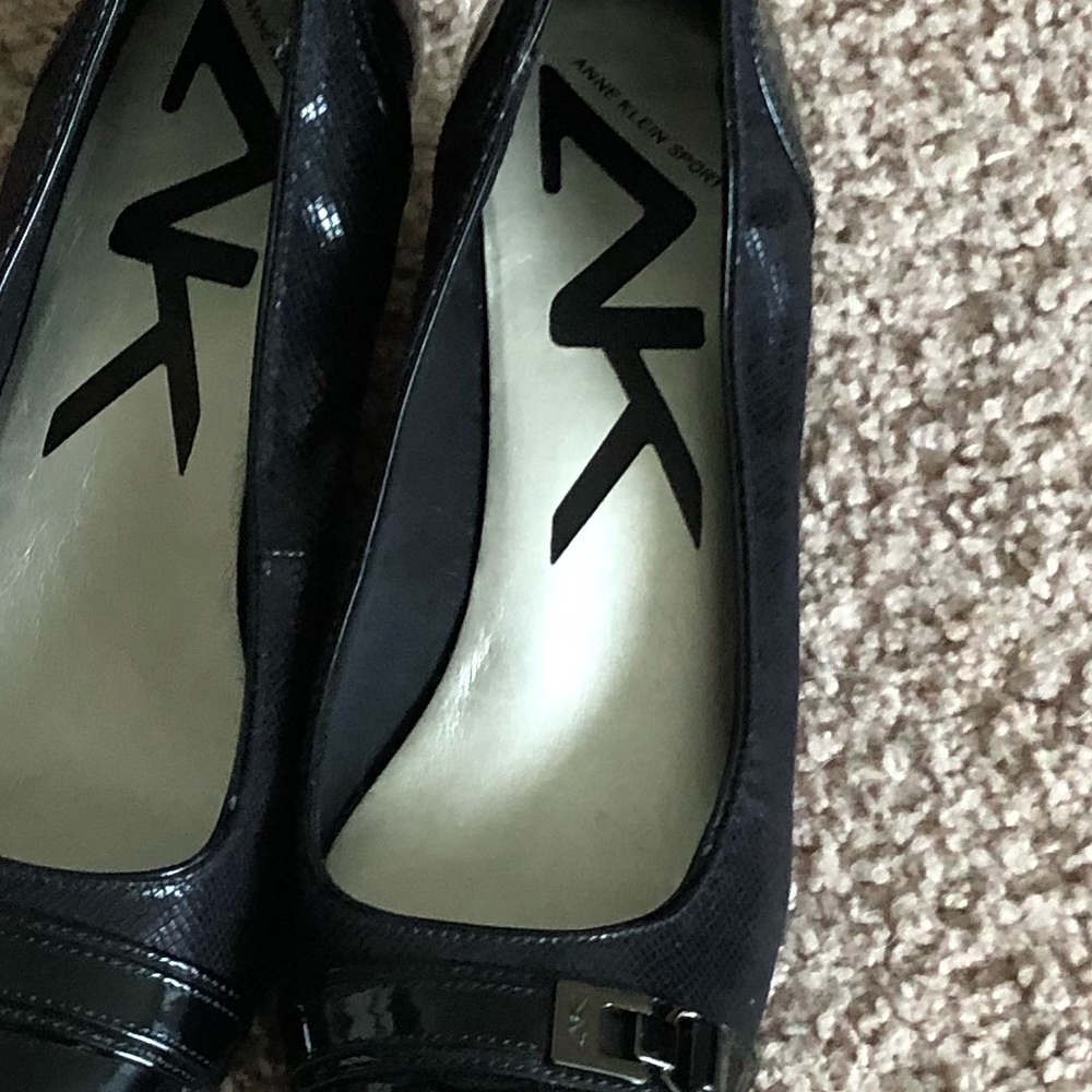 Women’s shoes